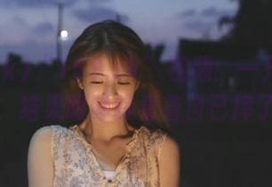 “169.sk”视频：一只狗为了抓尾巴，结果眼睁睁看着自己摔了一跤…