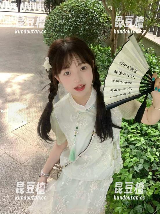 17c捡毒蘑菇的最新黑料，网友纷纷表示：这个剧本我熟悉！