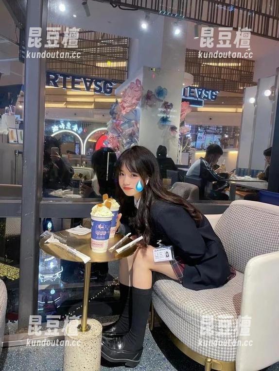 51cg 白天吃瓜,晚上导航!51cg陪你渡过无聊时刻。