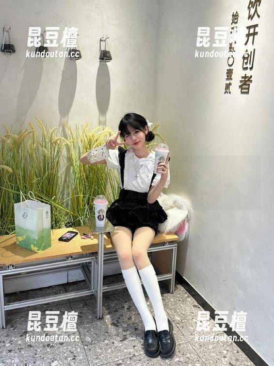91吃瓜中心在线，越吃越想，愈加无语的心情。