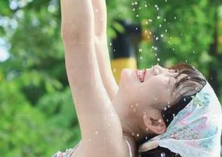 “tttzzz07.du”最新更新，这次的八卦比白开水还要清淡。