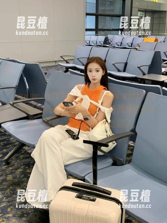 www.zztt 有人说“www.zztt333”更新的瓜吃多了会上瘾,结果我也忍不住一口接着一口,彻底沦陷了。