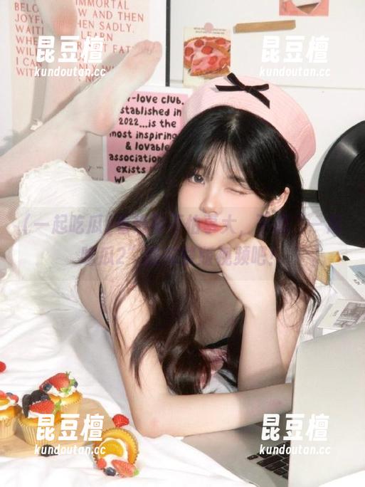 看热闹不怕事大，下载“一起吃瓜2”的完整版视频吧！