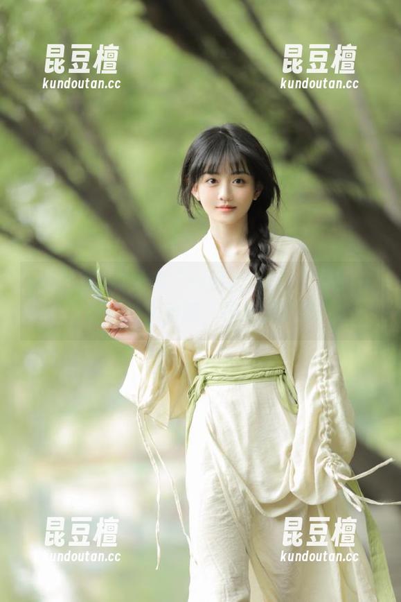 我说“一起吃瓜2”发布的完整版视频太刺眼，根本避不开！