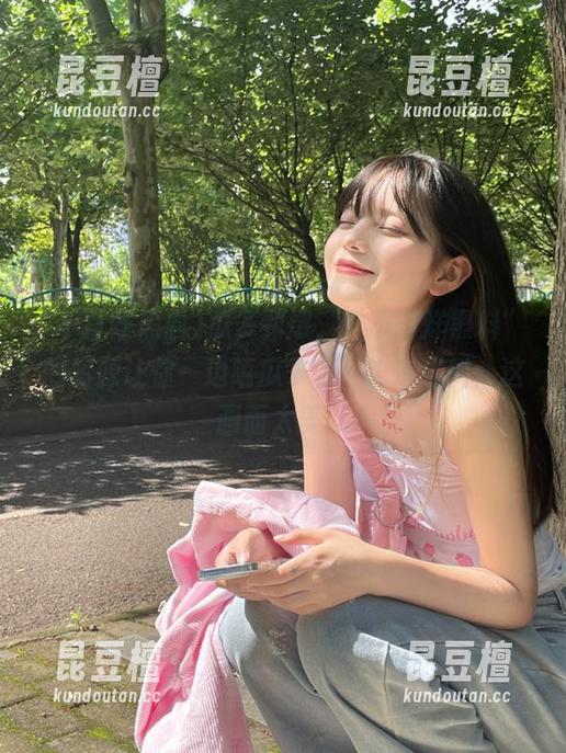 瓜多到爆，“不打烊黑料”的资源让你一边嗑瓜子，一边追爆料，这画面太美。