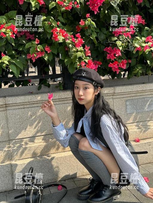 九一吃瓜网 每次刷九一吃瓜网,仿佛走了一趟神奇的线路,碰见了太多稀奇古怪的人儿