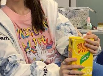 黑料如潮涌至，五一吃瓜的我永不迷路，直呼“太过瘾了！”