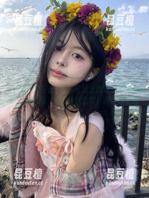 吃瓜网 在5.1吃瓜网站上翻到了一则隔壁小王的瓜,心里默默念叨:果然如此啊。