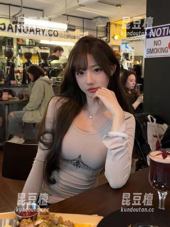 17c吃瓜网给我了永不迷路的导航，免费黑料在线观看，感觉自己立马变成八卦通！