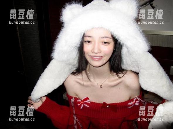 吃瓜网 免费升级,吃瓜网app竟让我见证了这对情侣的“瓜田不纳履”!