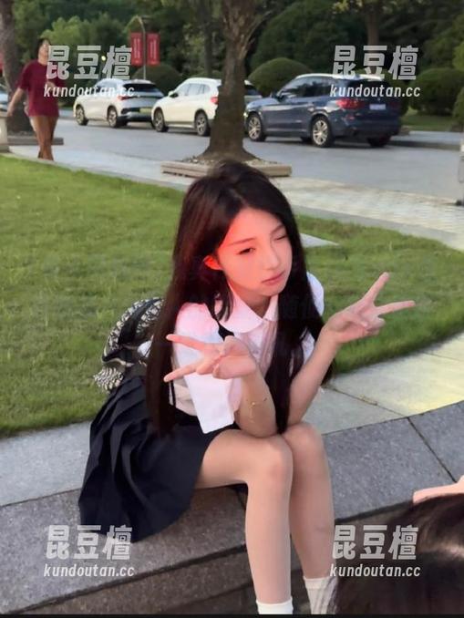 我真怀疑快手黑料网app是在收集八卦星人的能量，随便一刷就泄露一堆劲爆资讯。