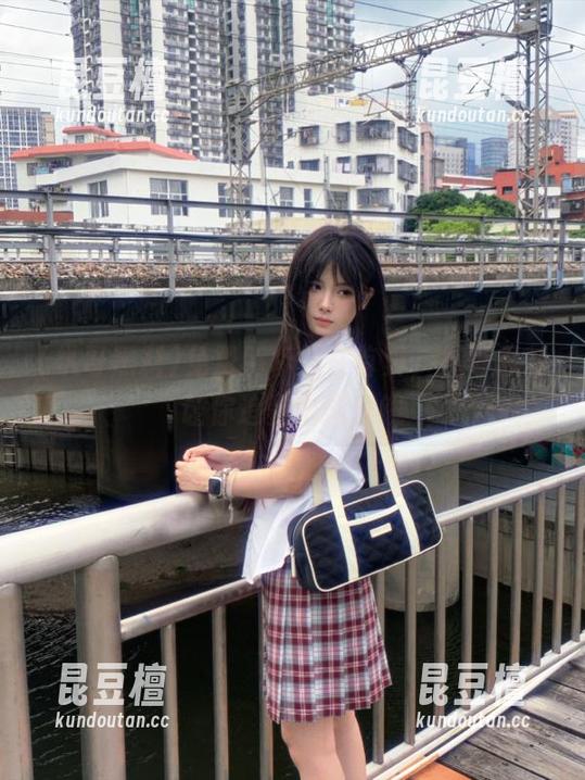 扒哥黑料 免费解析尽在首页,扒哥黑料让你追星也能省钱
