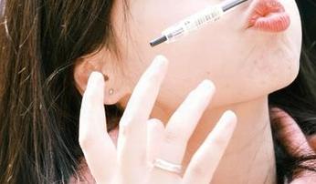 白天上班、晚上吃瓜，‘每日黑料’苹果版帮你平衡人生两难！
