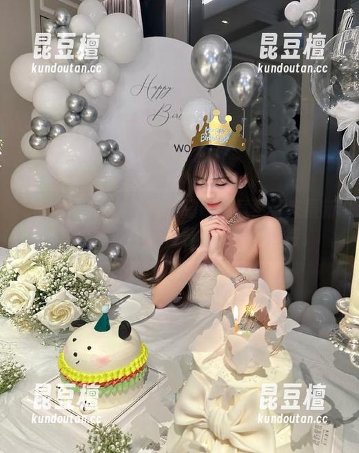 网曝吃瓜 炸裂!网曝吃瓜竟然带来最新意外,气氛中穿梭着不安和小期待。