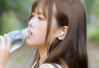 黑料不打烊：正能量视频合集，保证你看完了也不想再洗碗！