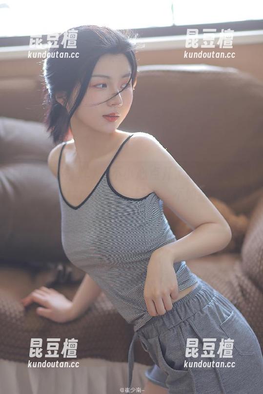 黑料不打烊 一不小心点开了ios的“黑料不打烊tttzzz”,好吧,不如就沉迷入口吧!