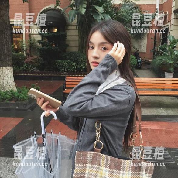 黑料正能量官网的虚无世界：视频看不了怎么办，先喝可乐吧！