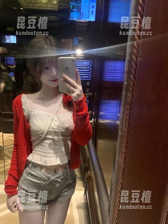 黑料正能量 一边是“黑料正能量”,一边是“黑料不打烊”,安卓上演了什么奇幻对决?