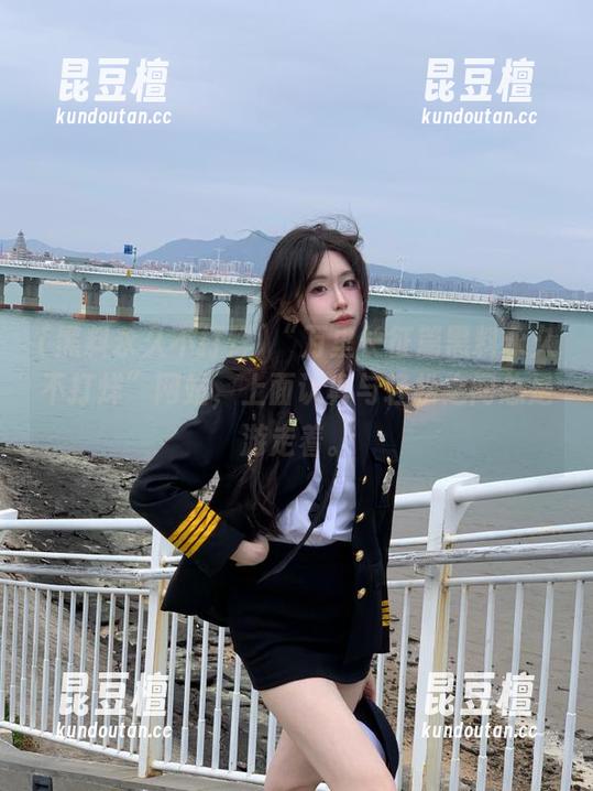 黑料永久不打烊 “万里长征篇黑料永久不打烊”网站,上面认真与轻松之间总是游走着。