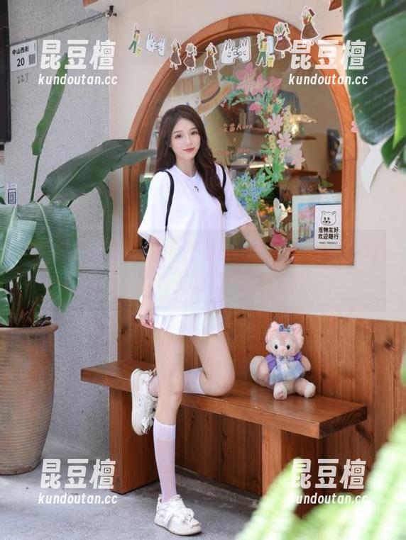 黑料社区 一颗瓜种满娱乐,黑料社区app给你的关注全新定义!