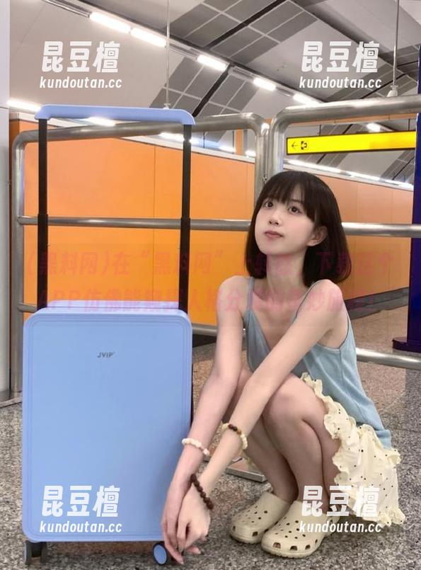 在“黑料网”上转悠，下载这个APP仿佛能窥探人格分裂的奇妙旅程！