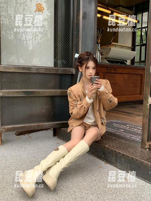 黑料网 “黑料网166”在安卓上:简直不能更离谱!这些瓜让我的晚上变得妙不可言!