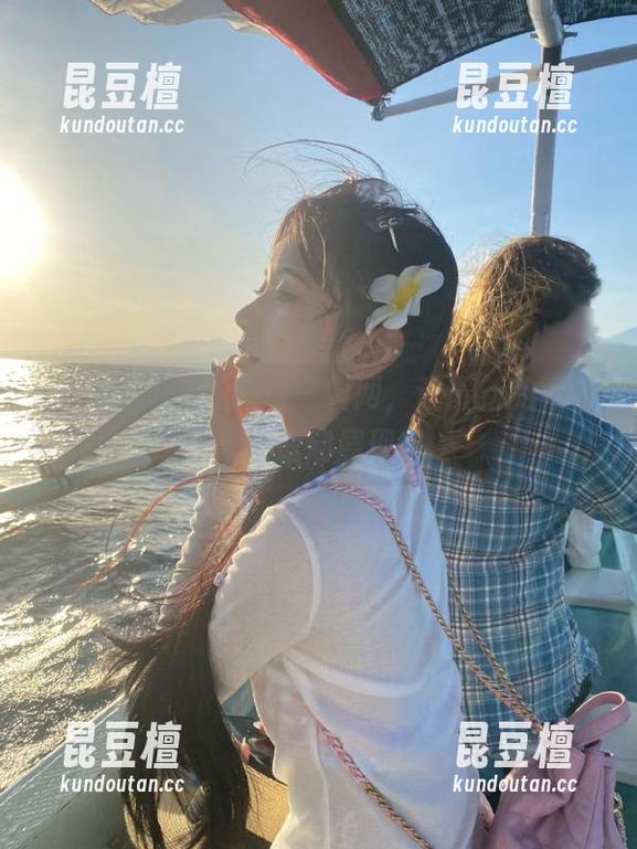 黑料网 永久探索黑料网,让最新的不良记录透彻展现。