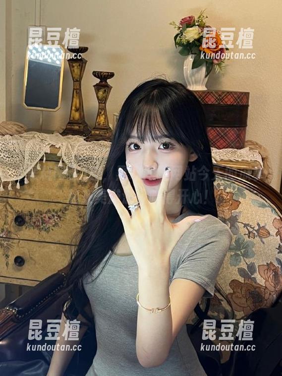 哇，黑料网曝网站今天的瓜拿起来美滋滋，吃得开心！