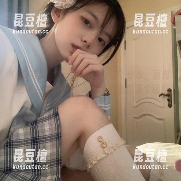 黑料网曝门 “黑料网曝门”分享:面对镜头的一脸冷漠,私下里的他竟是个话痨…哈哈!