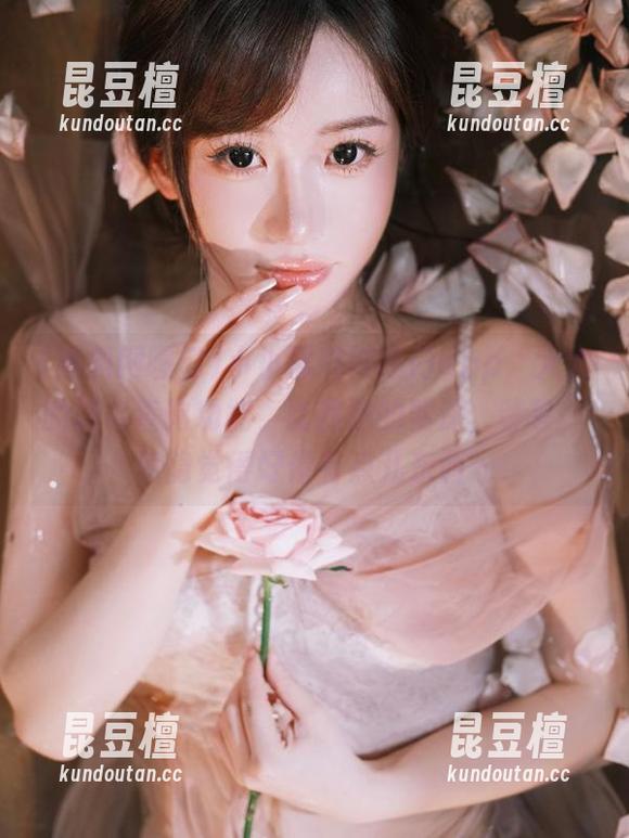 小小黑料网曝门app，大大的域名查询功能，比我想的要深，等等，隐隐觉得好像有点儿东西…